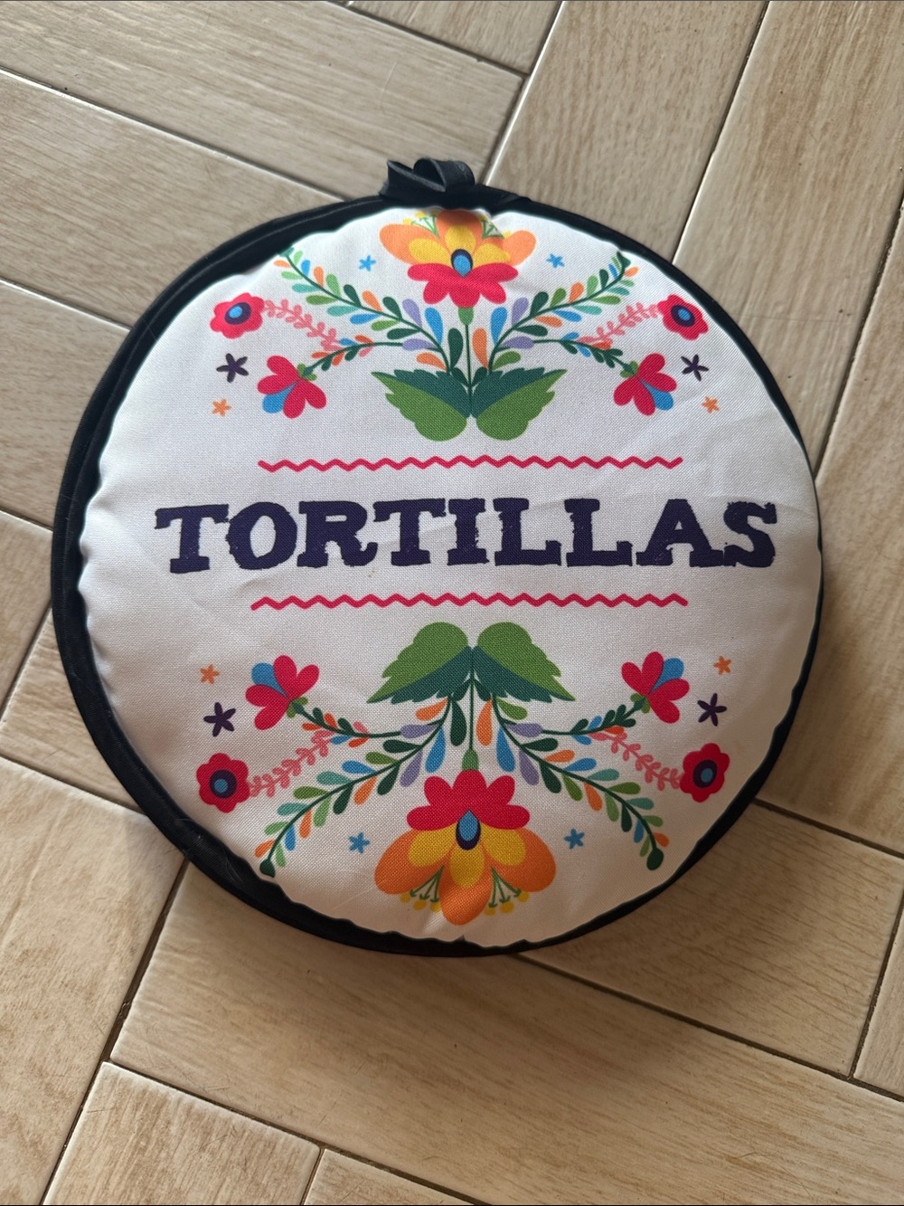 TORTILLAS Round Tortilla Warmer - White with Multicolor Folk Print